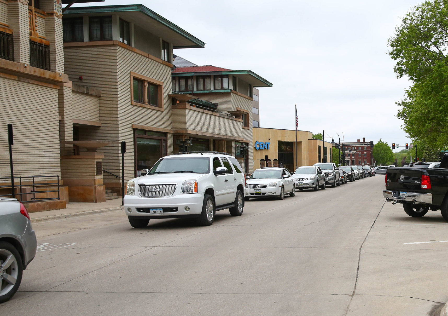 Downtown Mason City Reverse Parade (11).jpg